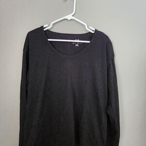 GAP Women's Black Long-sleeve T-shirt. Organic Cotton.